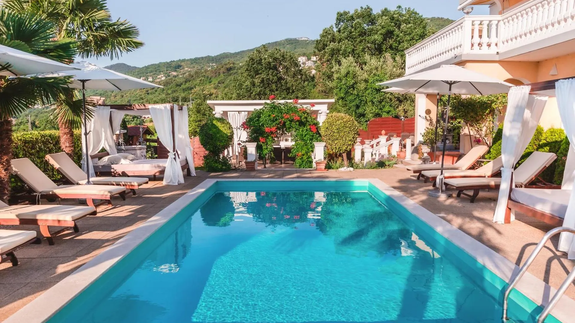 Apartments Villa Chiara, Ground Floor By The Pool Ičići