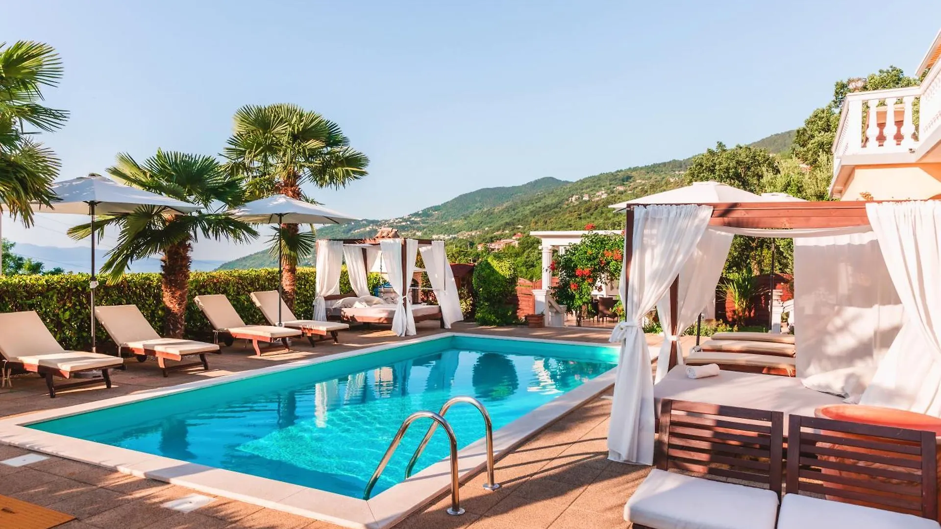 Apartments Villa Chiara, Ground Floor By The Pool Ičići