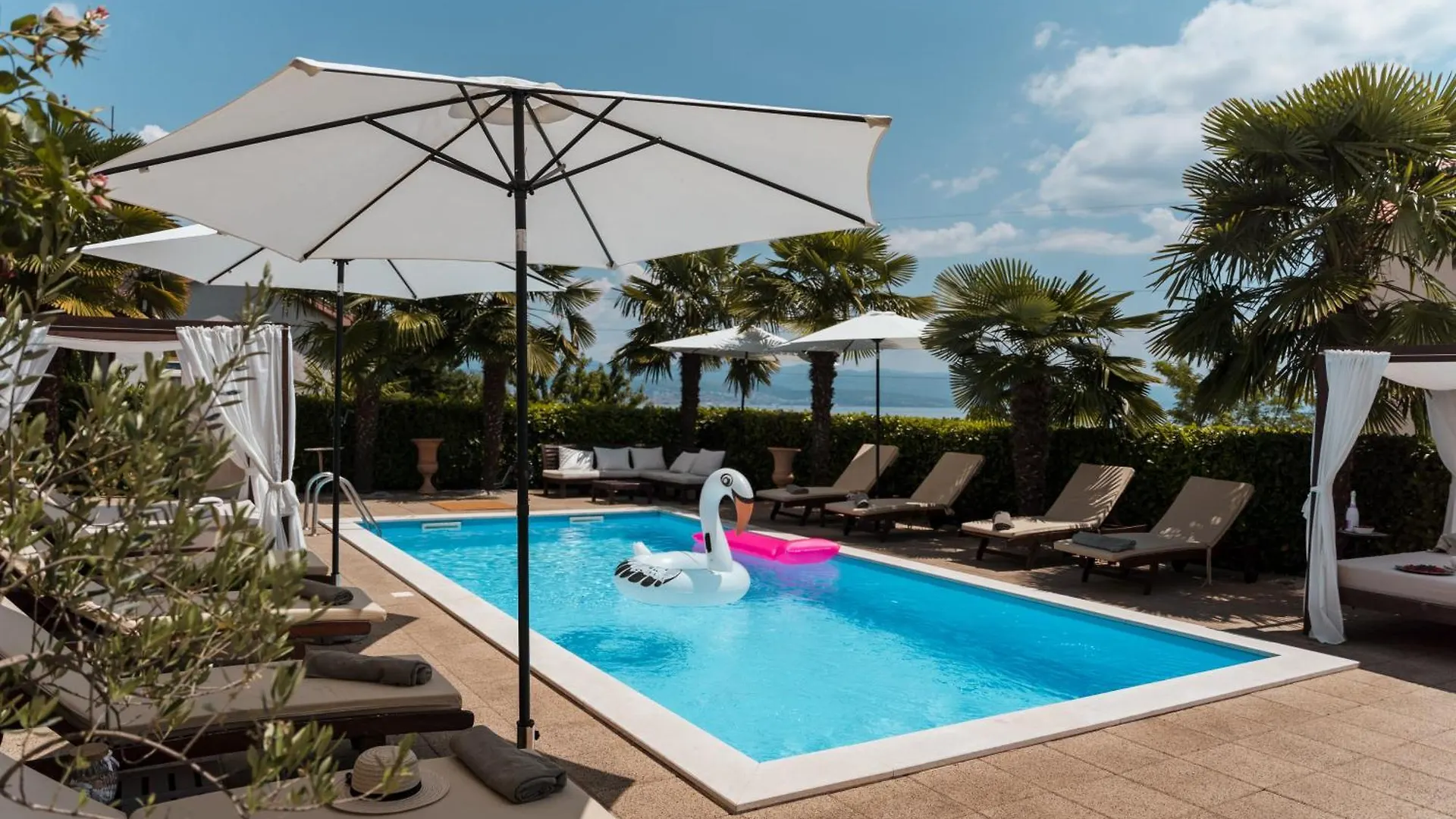 Apartments Villa Chiara, Ground Floor By The Pool Ičići